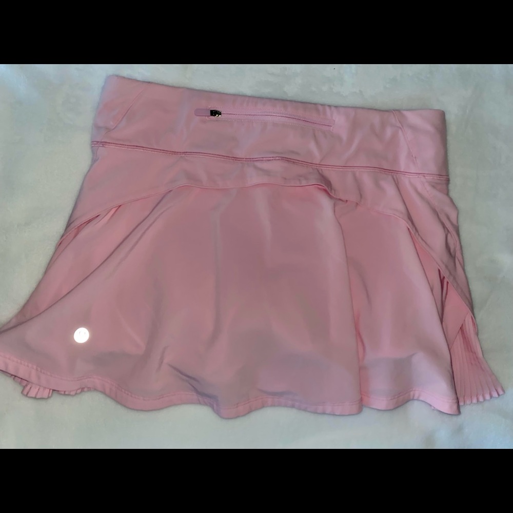 Lululemon Play Off The Pleats Mid-Rise Skirt in light pink